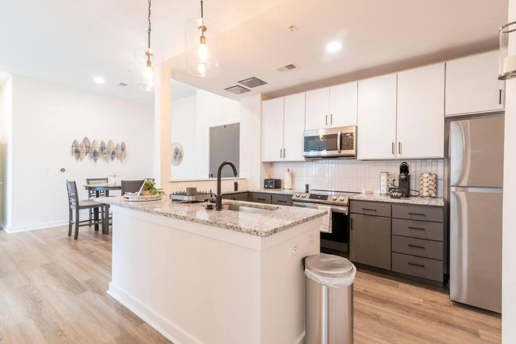 Charming Cozy Apartment With Wi-Fi & Free Parking Charlotte Exterior foto
